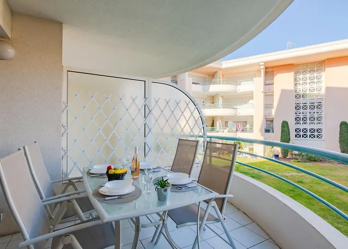 Apartmán Le Cesaree-5 By Interhome Fréjus